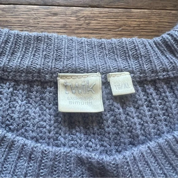 Twik Sweater - Picture 8 of 11